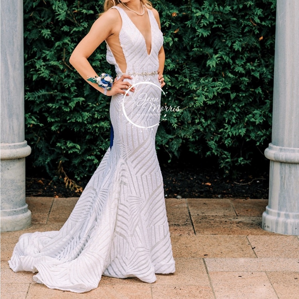 Wedding / prom dress
